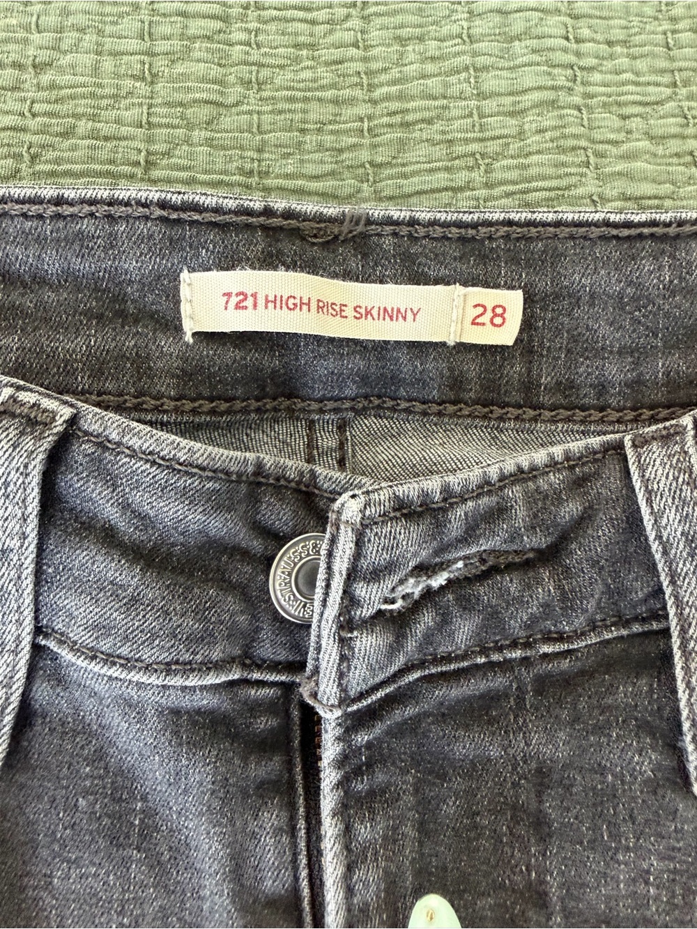 LEVI High-Rise Charcoal Skinny Jeans - Women - Picture 5 of 6